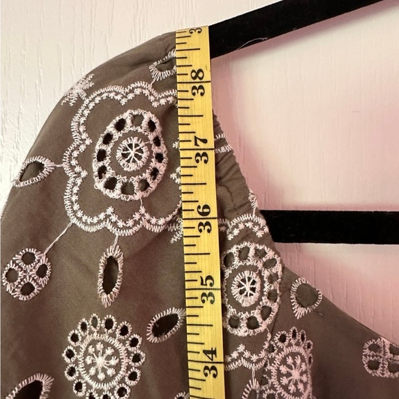 Green shift Dress with White Eyelet lace design 18 - Picture 6 of 7